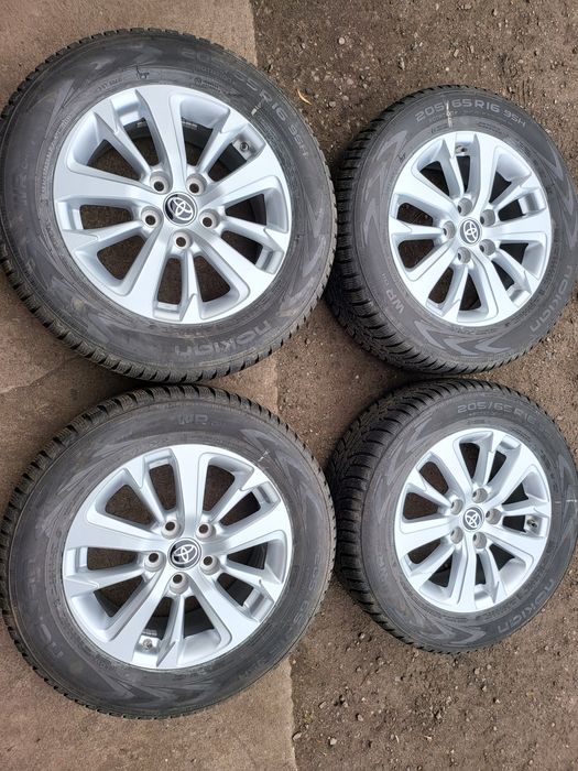 Koła zimowe 205/65/16 Toyota Yaris Cross 5x114,3 ET45 8,5mm-8mm