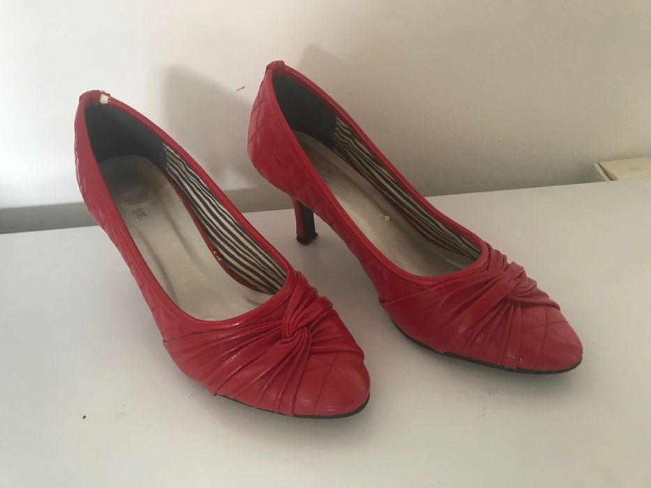 Sapatos Vermelhos Nº 37