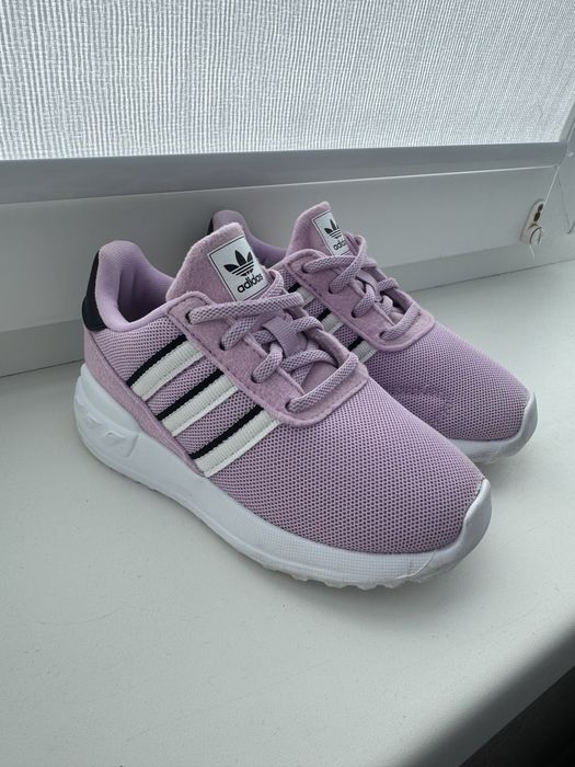 Кросівки Адідас для дівчинки 25 розмір