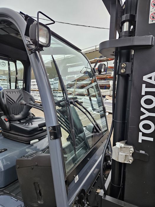 Навантажувач вилковий Toyota 4 тонни. Вилочный погрузчик Тойота 4 т