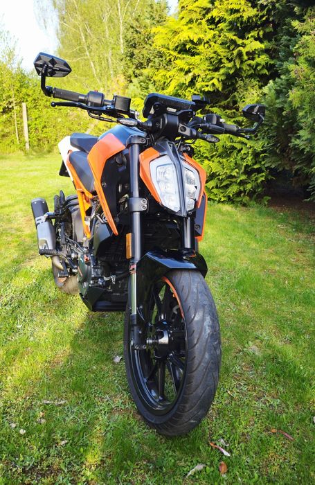 KTM DUKE 125 / 3000 tys kilometrów przebiegu jak nowy .
