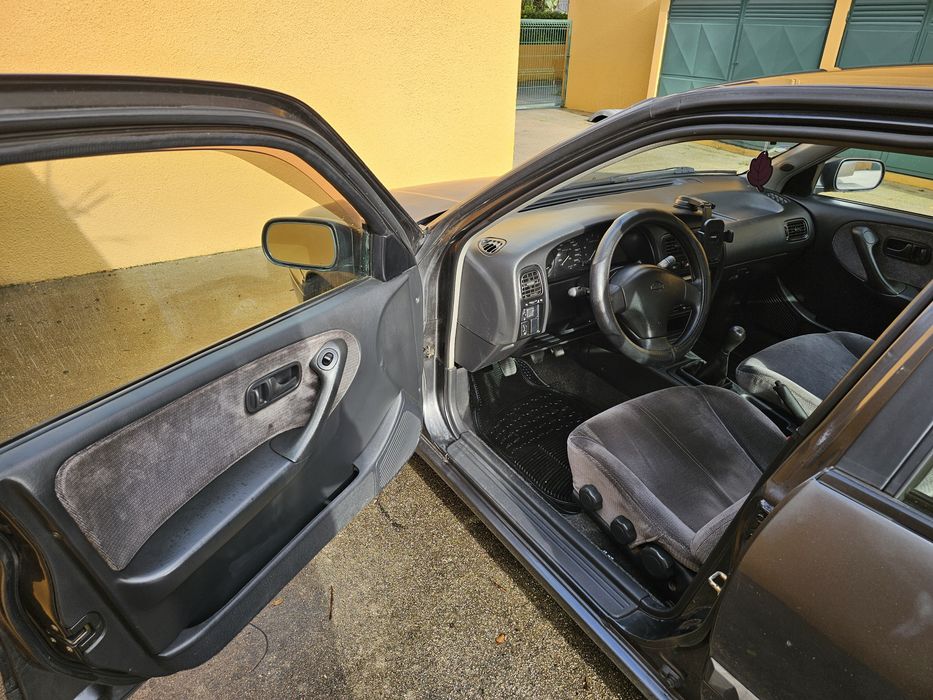 Nissan Primera P10 1.6 gasolina 1994