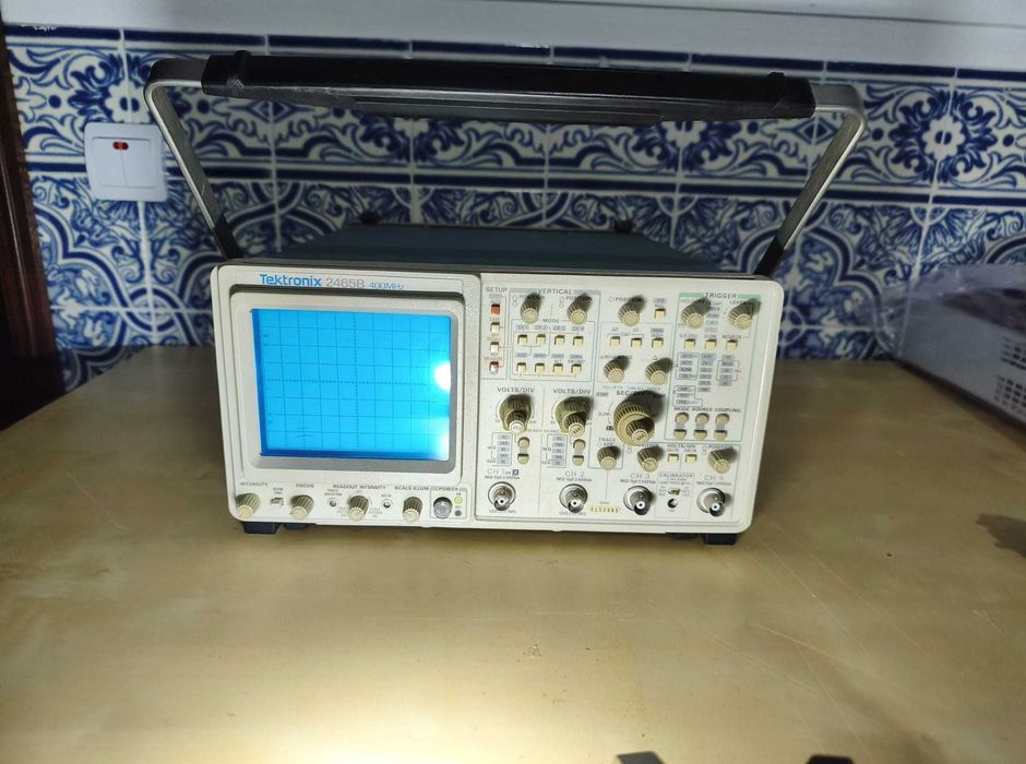 Osciloscópio Tektronix 2465B 400MHz