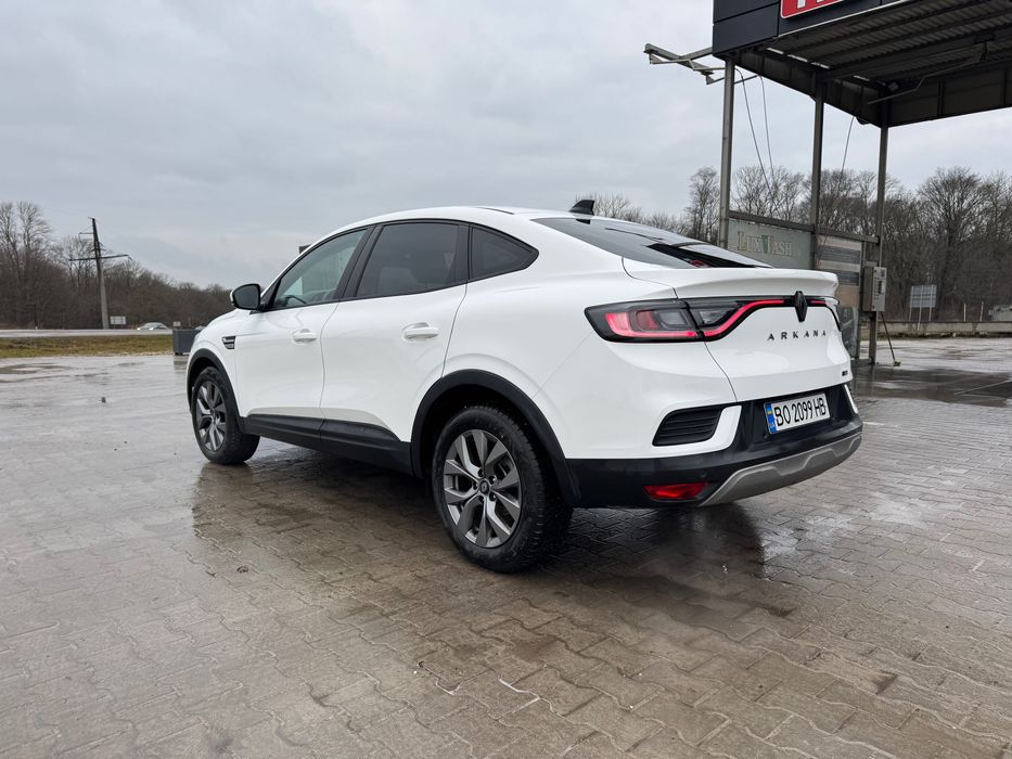 Рено аркана гібрид кросовер