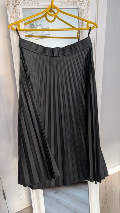 Шкіряна спідниця