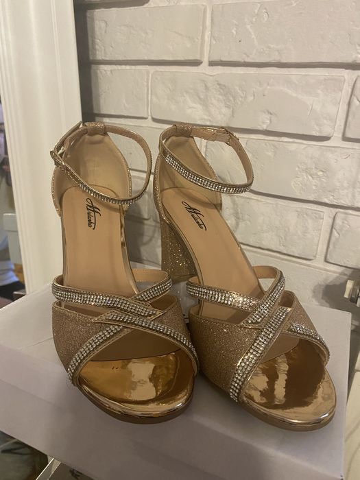 Buty sandałki cyrkonie