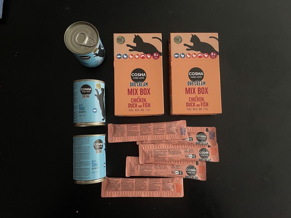 Comida húmida + bebida GATOS : COSMA: 21 snacks x 14 g + 3 latas 100g