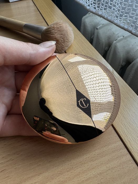 Charlotte Tilbury Puder matujacy Medium