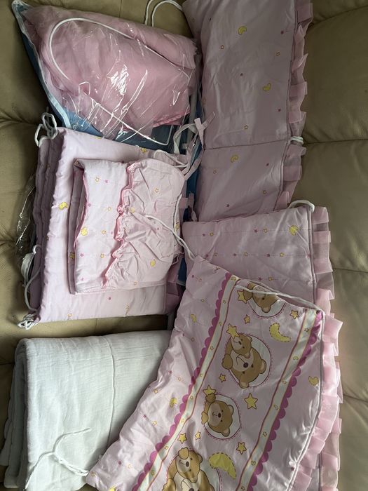 Бортики з балдахіном