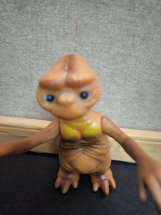 Boneco ET em plástico