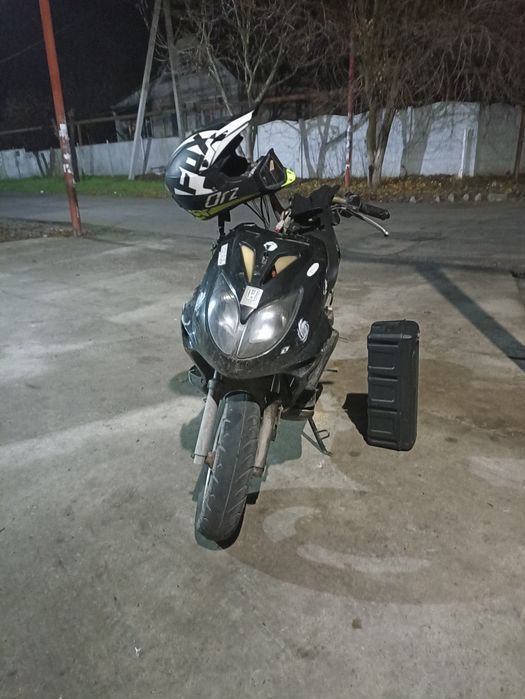 Продам скутер 4т китаец 50кубов