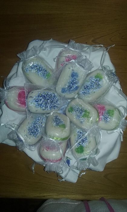 Sabonetes pintados a mão