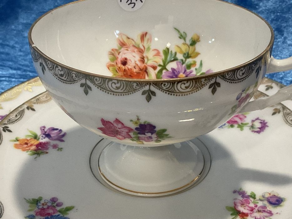 Chavena de chá porcelana pé alto ,anúncios abaixo