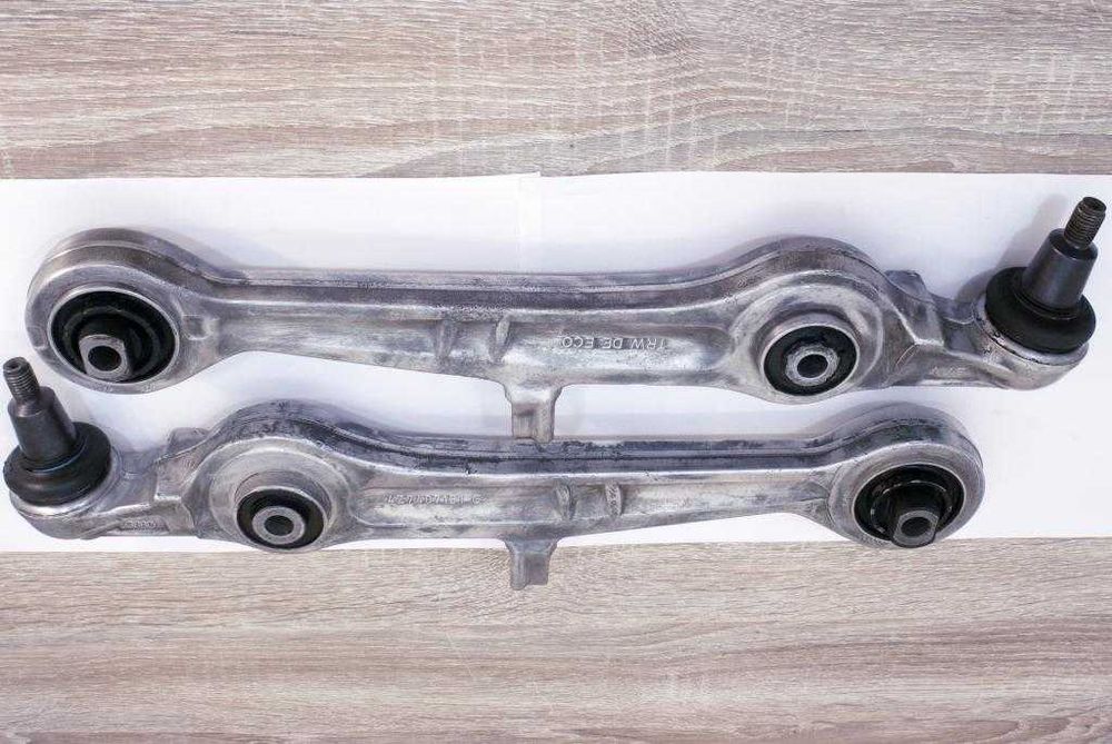 Передний рычаг подвески Audi A6 Allroad нижний прямой 4Z7407151 оригин