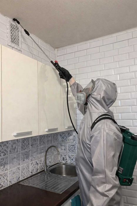 Уничтожение тараканов клопов блох клещей Киев срочно