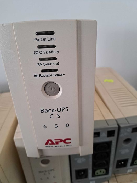 Zasilacz awaryjny UPS APC