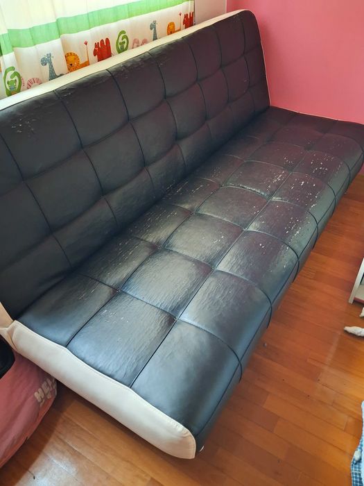 Sofa cama fica como cama casal