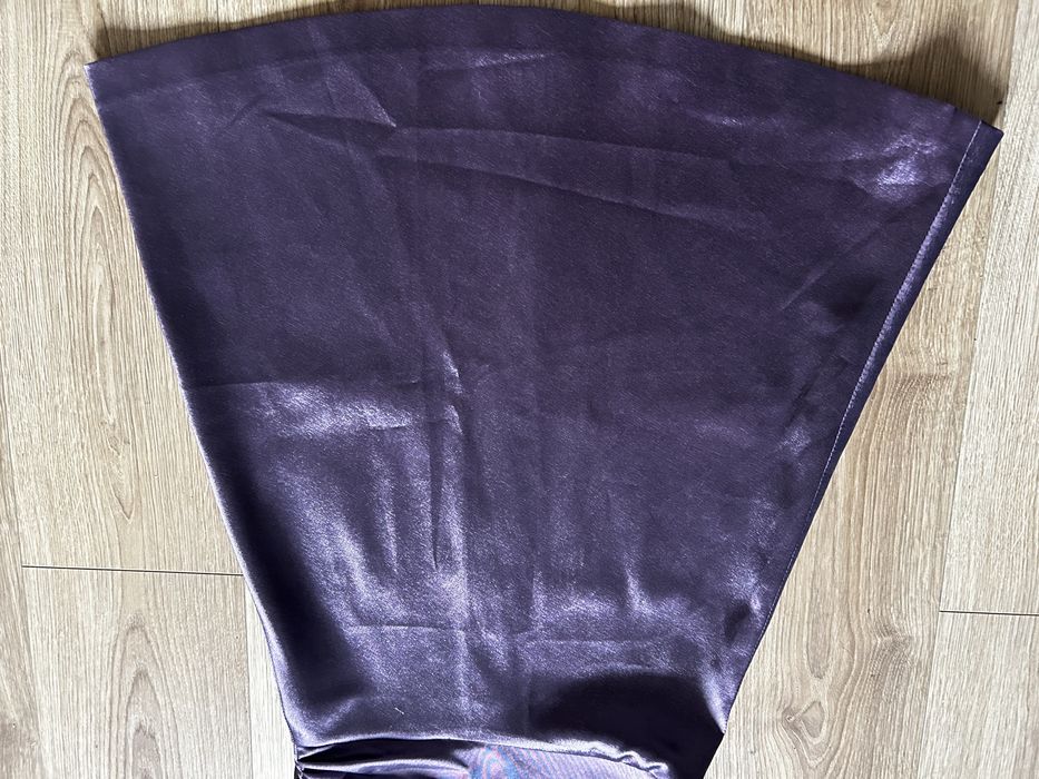 Elegancka fioletowa sukienka r.M