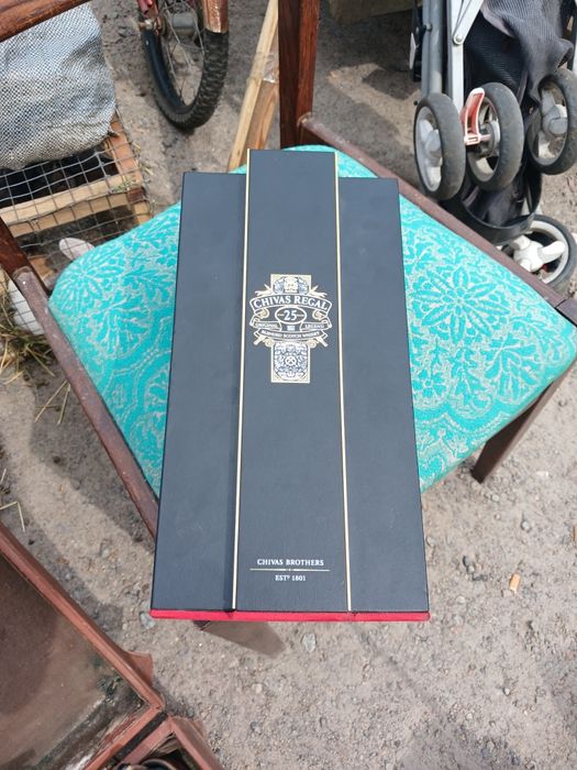 Коробка від віскі 25 років