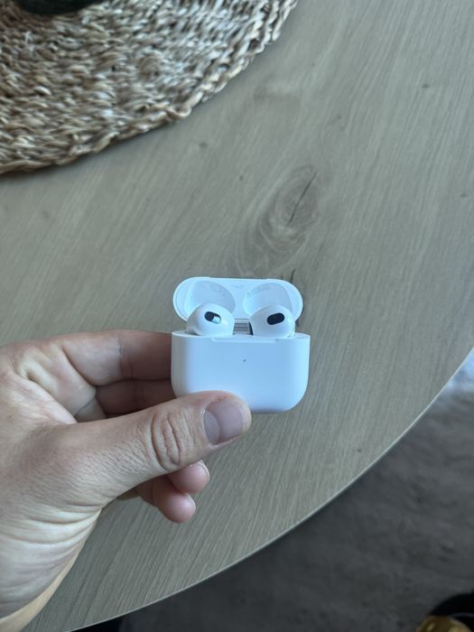 Apple AirPods 3 generacji 2023