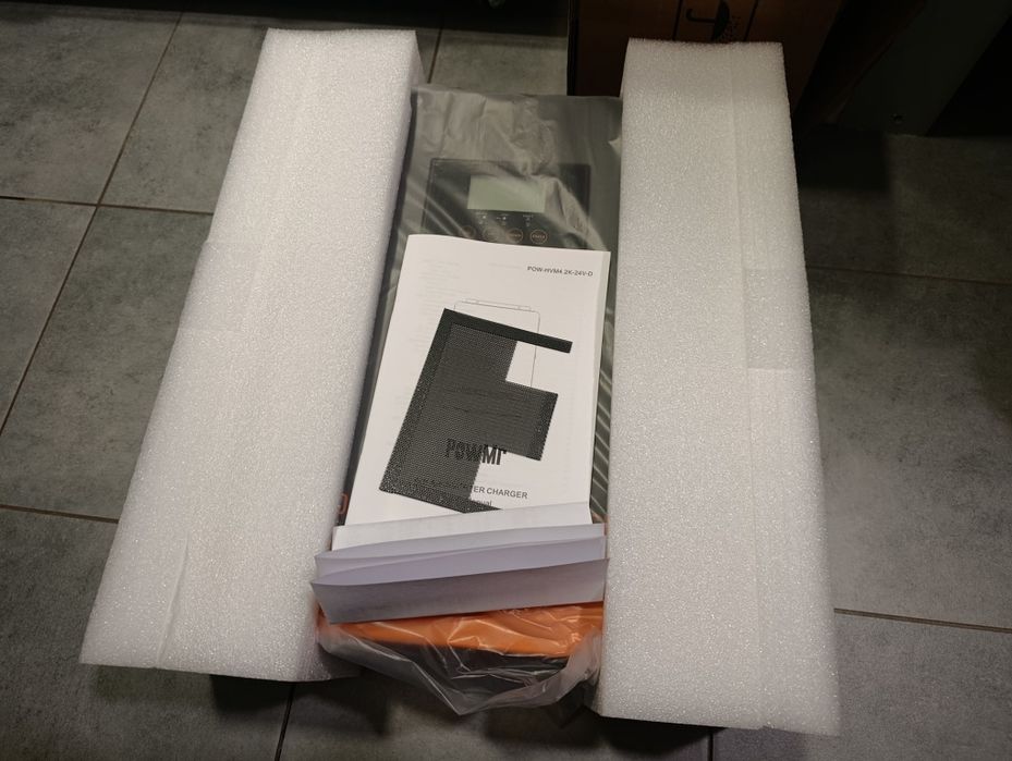 Гибридный инвертор PowMr 12/24V 2300/4200W Wi-Fi