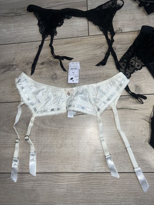 Бюст тезеніс tezenis ,пояс під чулки