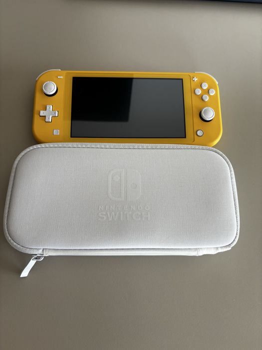 Nintendo Switch Lite (+etui)