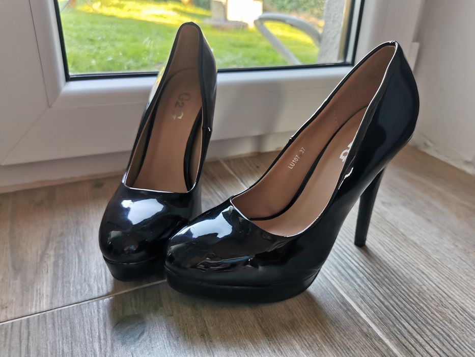 Szpilki r 37 czarne. Jak nowe