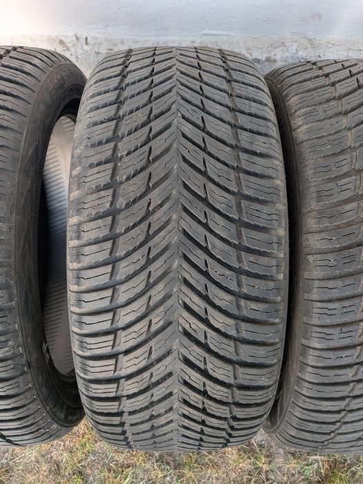Opony wielosezonowe Nokian 225 45 R17