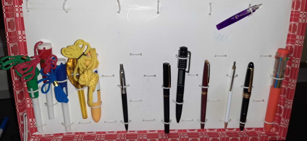 36 canetas variadíssimas