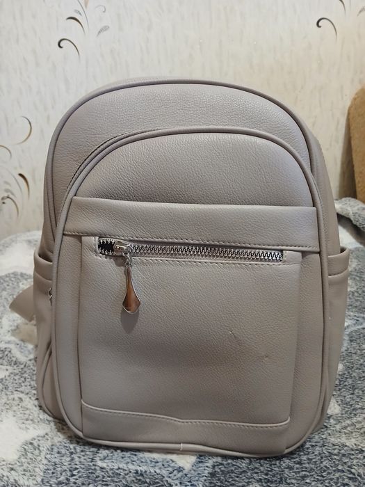 Рюкзак кожзам, серого цвета