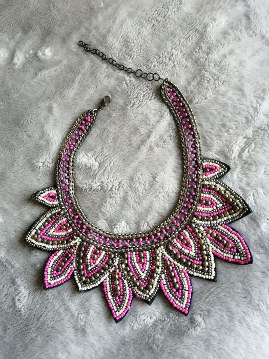 Maxi colar de missangas rosa, beje e douradas - Bijou Brigitte