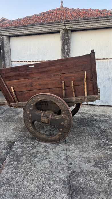 Carro de Bois / Carro de Vacas Antigo em Madeira – Tradicional