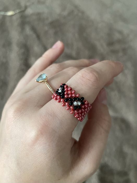 Pierścionek z koralików – motyw Spider-Man, handmade