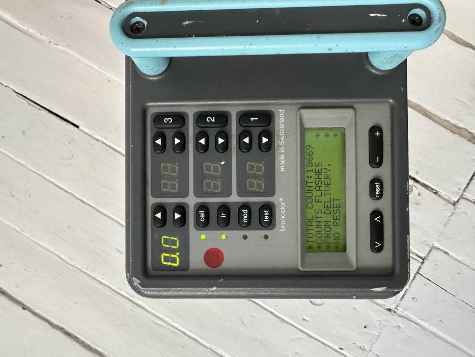 Generator Broncolor Grafit a4