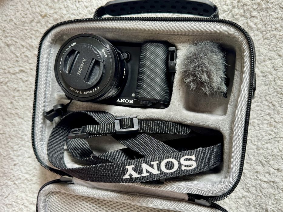 Máquina Fotográfica SONY ZVE10 + 16-50mm + bolsa