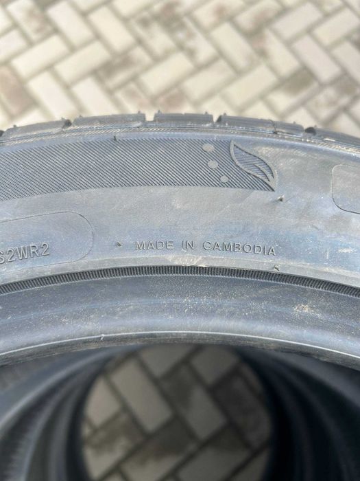 Шини 245/45 ZR19 98W Rowelo Avenue Sprint
