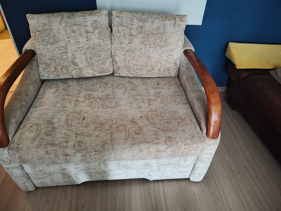 Sofa z funkcją spania z pojemnikiem na pościel
