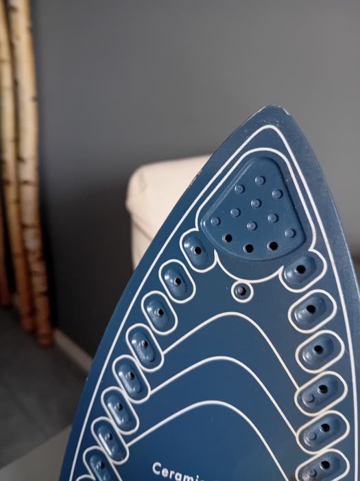 Żelazko parowe Raven