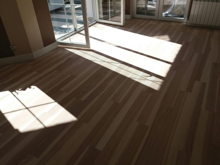 Cyklinowanie bezpyłowe, renowacja schodów, olejowanie, lakiery, kleje