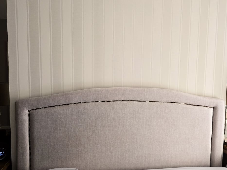 Cabeceira de cama estofada