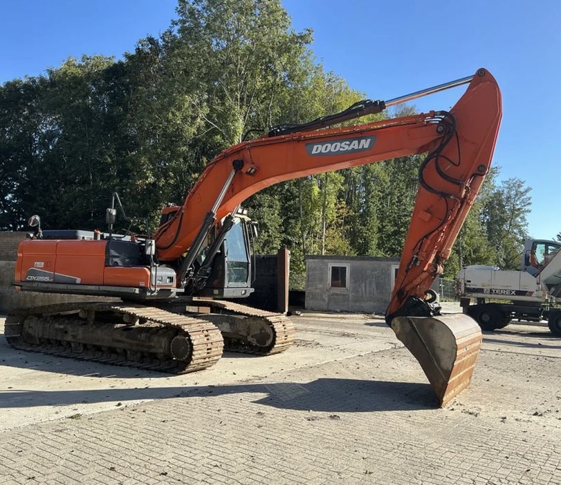 Гусеничний екскаватор Doosan DX255 ls