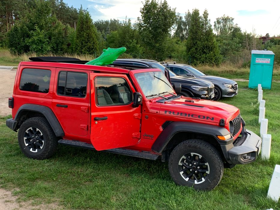 Samochód do ślubu i na inne okazje. Czerwony Jeep z otwieranym dachem!