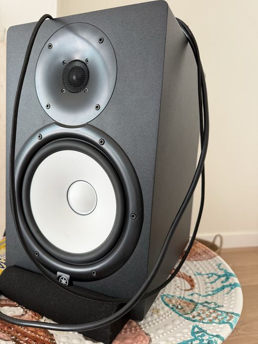 Yamaha HS8 uma coluna