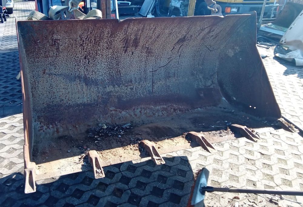 Łyżka do ładowarki koparki 180cm. Kubota R085