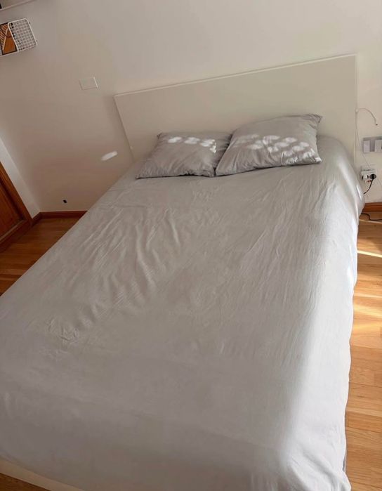 Cama IKEA MALM 140x200 + Estrado + 4 Gavetas