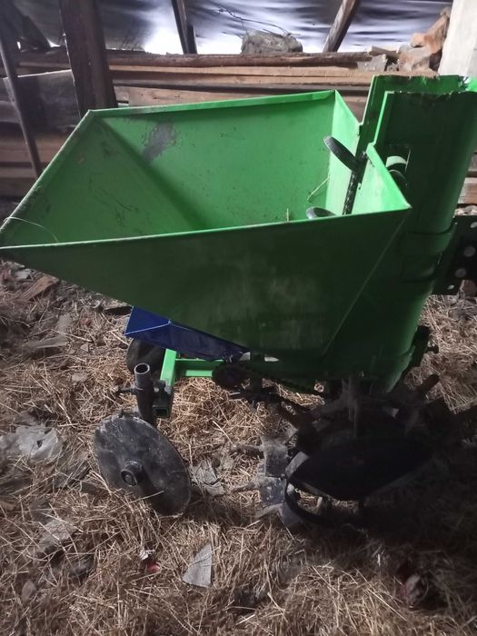 Картоплесажалка до мотоблока