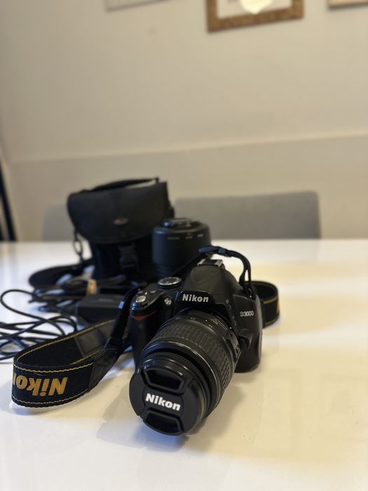 Nikon D3000 com todos os acessorios