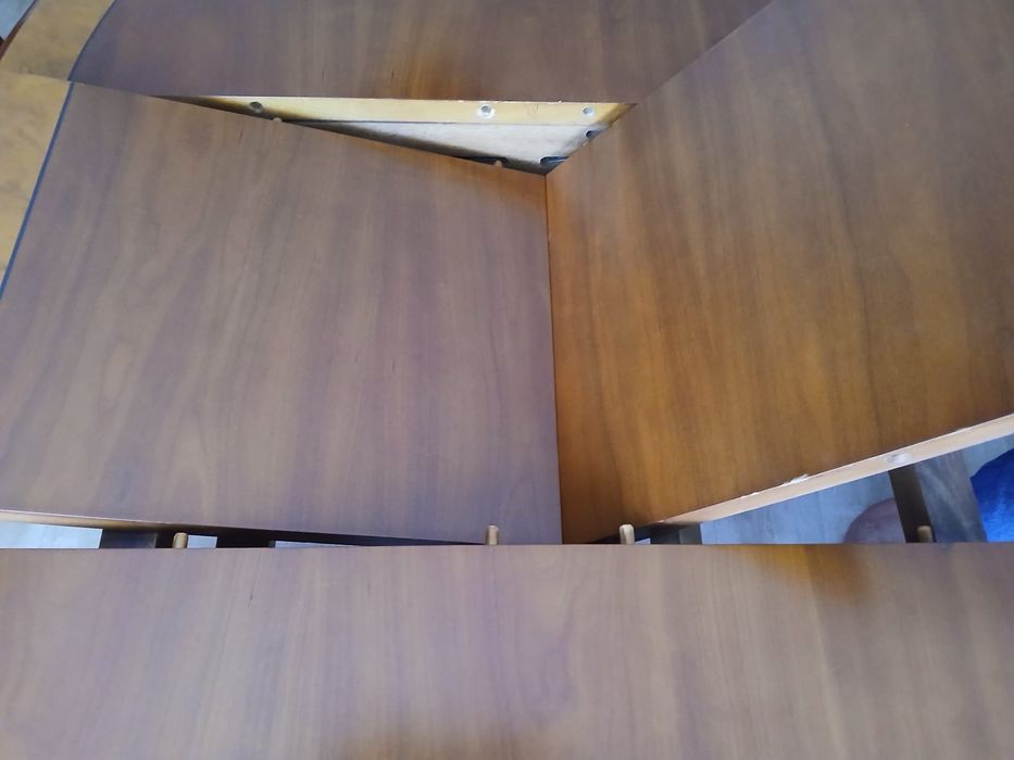 Mesa de sala extensível com 4 cadeiras de cerejeira