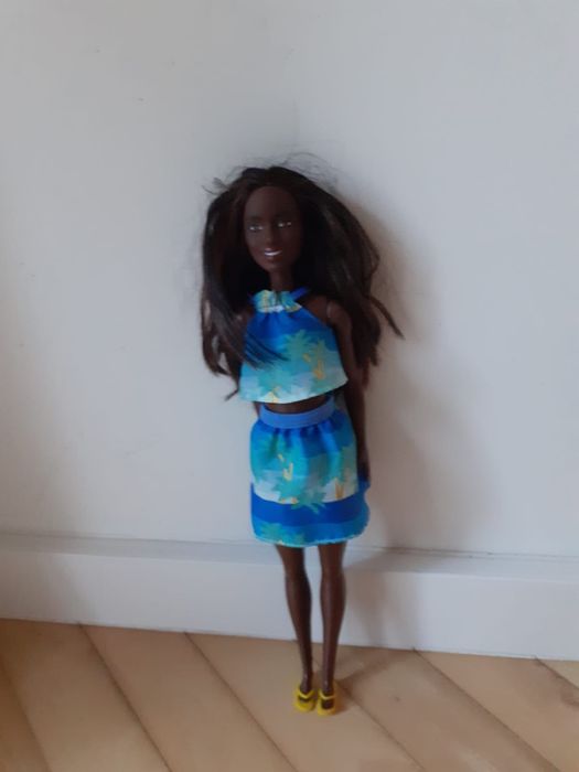 Lalka Barbie Loces the Ocean